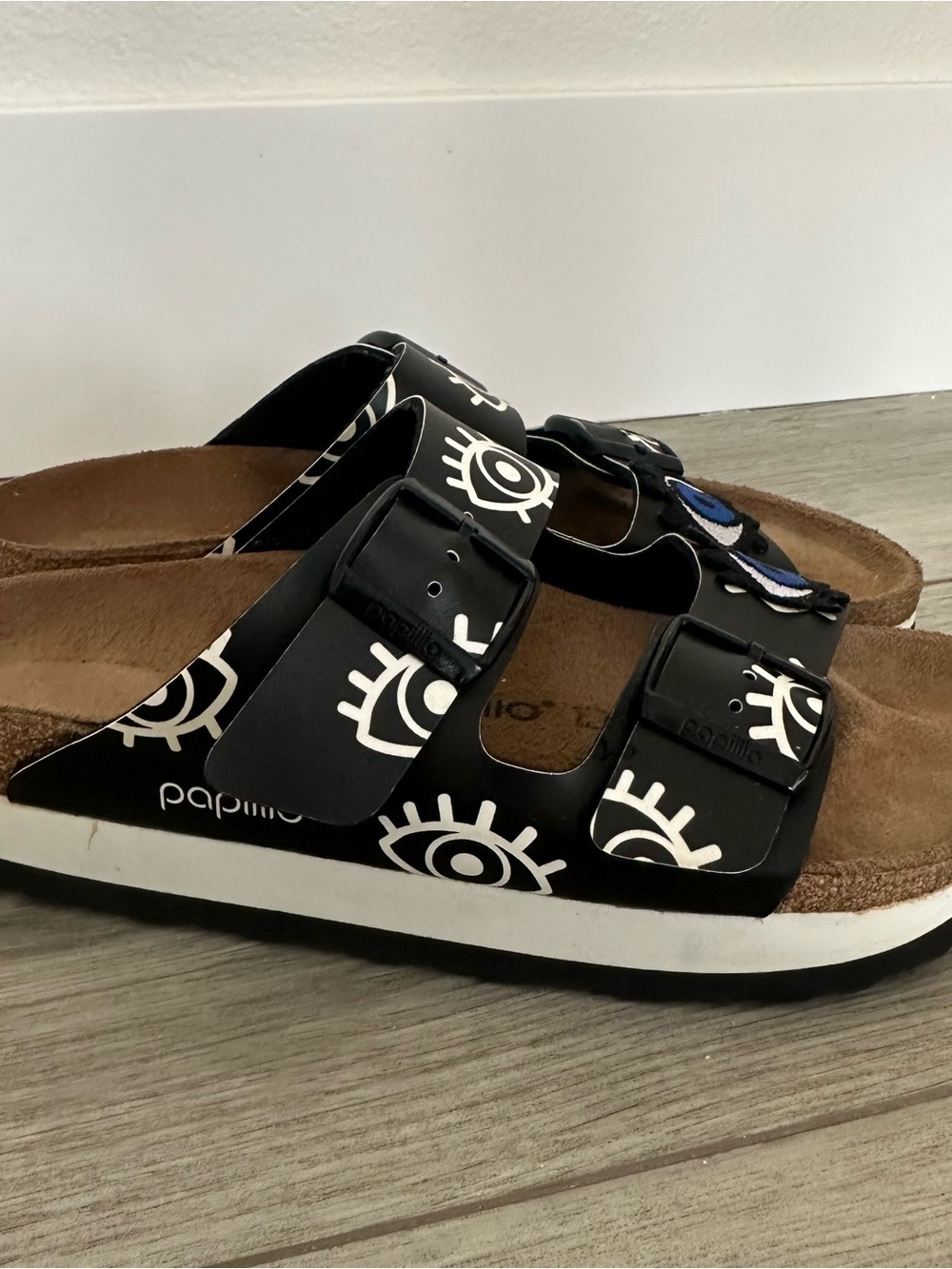 Papillio by Birkenstock Arizona Eye Graphic Slide Sandal Black/White - Picture 13 of 16